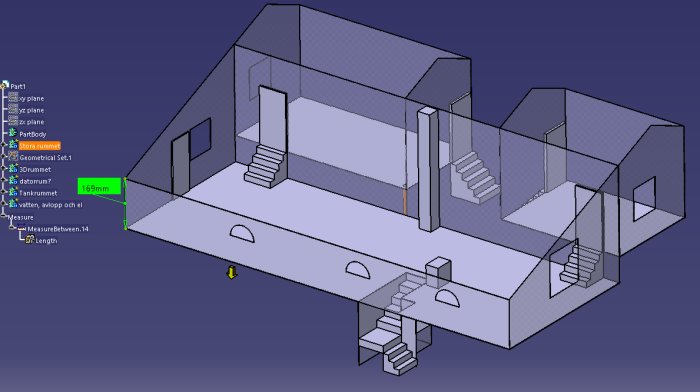 CAD-modell av ett hus med måttmarkering, genomskinliga väggar, och trappor.