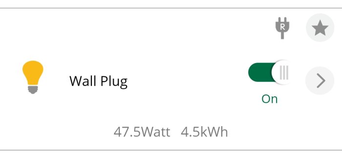 Gränssnitt för smart väggkontakt, visar strömförbrukning och påslagen status, ikon för glödlampa.