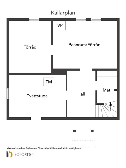 Schematiskt ritat källarplan med förvaringsutrymmen, pannrum, tvättstuga, och trapphus markerat. Text är på svenska.