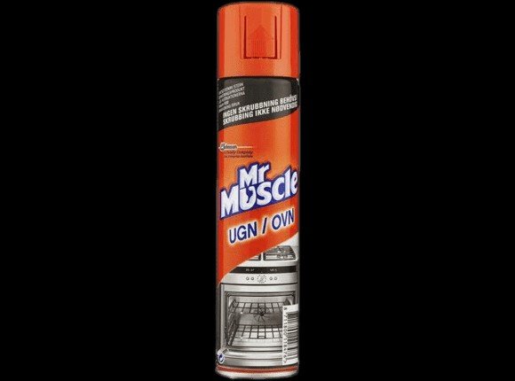 En burk med Mr Muscle ugnrengöringsspray mot en svart bakgrund. Produkten är avsedd för rengöring av ugnar.