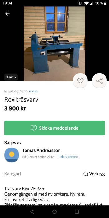 Blå träsvärv Rex VF 225 till salu; inomhus, nära ett fönster. Pris: 3900 kr.