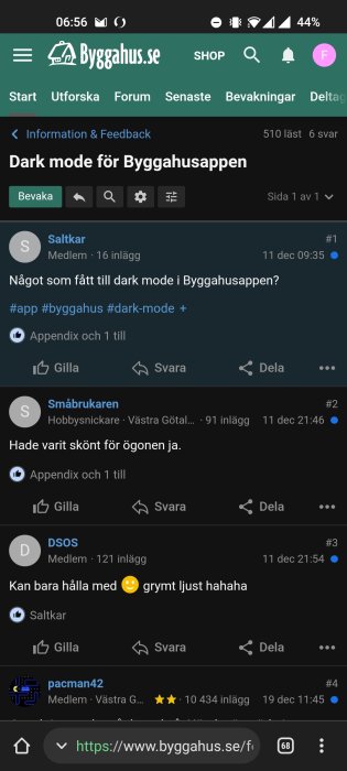Skärmdump av forumtråd på Byggahus.se, diskussion om dark mode för appen, användare kommenterar, mörk bakgrund.