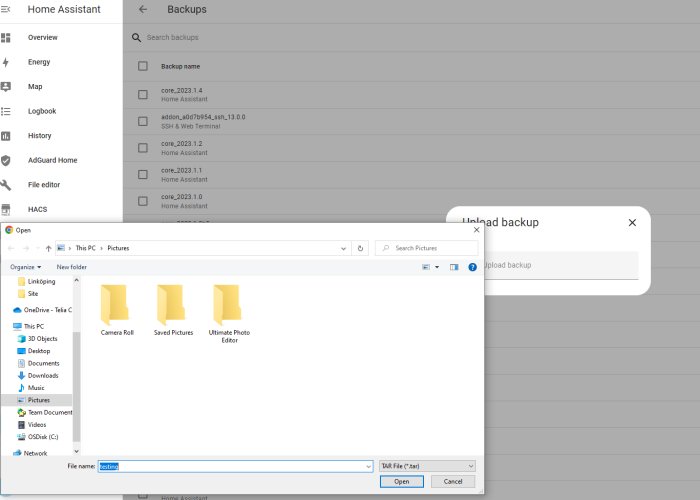 Skärmdump av en dator. Windows filutforskare öppen. Ladda upp backup-dialog för Home Assistant.