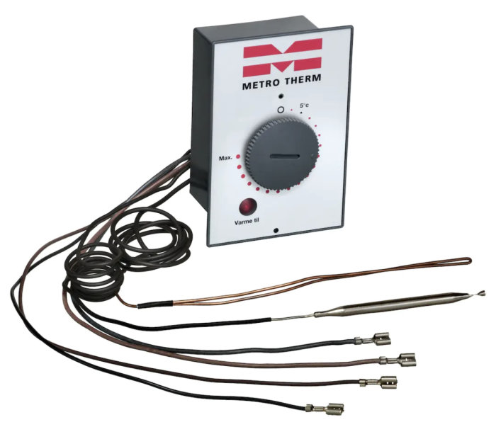 Temperaturregulator med ratt, indikatorlampor och tre sensorer med kablar. Industriell utrustning. Märkt "METRO THERM".