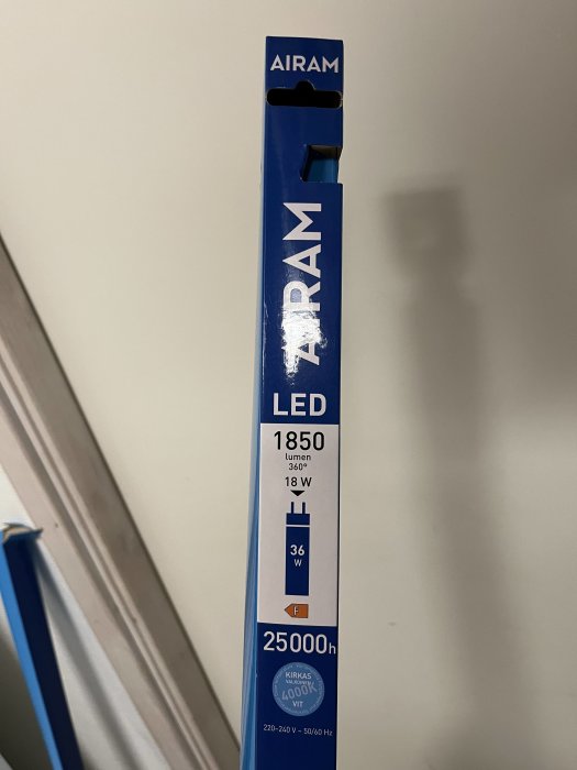 Airam LED-glödlampsförpackning, 1850 lumen, 18W/36W, energiklass F, 25000 timmar, klar, kallvit.