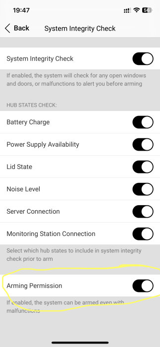 Skärmdump av säkerhetssysteminställningar med val för kontroll av systemets integritet och armeringstillstånd.