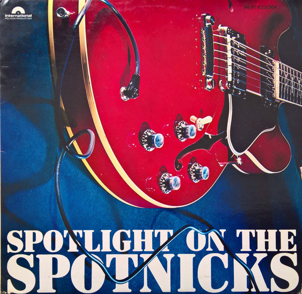 Skivomslag, röd elgitarr, "Spotlight on The Spotnicks", vintage, musik, retro, text, internationell.