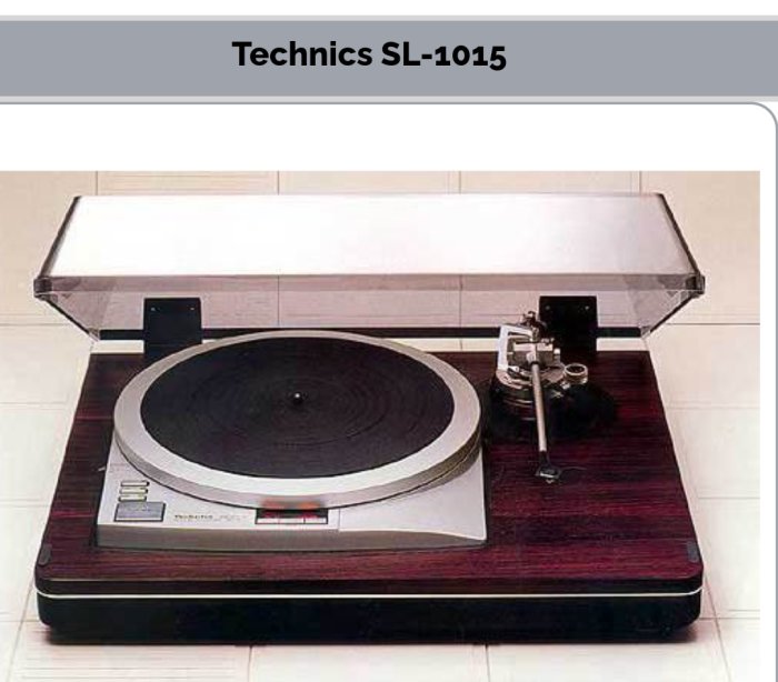 Klassisk skivspelare, Technics SL-1015, genomskinligt lock, mörkt träfärgat chassi, retro musikteknik.