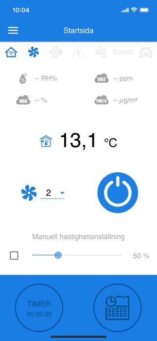 Mobilapplikationsskärm för hemautomation visar temperatur, luftkvalitet och manuell hastighetsjustering på en startsida.