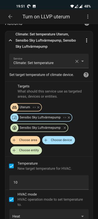 Mobilskärm visar gränssnitt för styrning av rumstemperatur och luftvärmepump via en app.