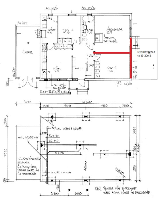 Arkitektonisk ritning av en lägenhet med en ny tillbyggnad, inklusive mått och rumsindelningar.