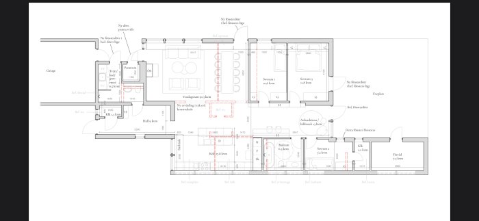 Arkitektonisk ritning av en våningsplan, inkluderar rum, mått och planerade ändringar.