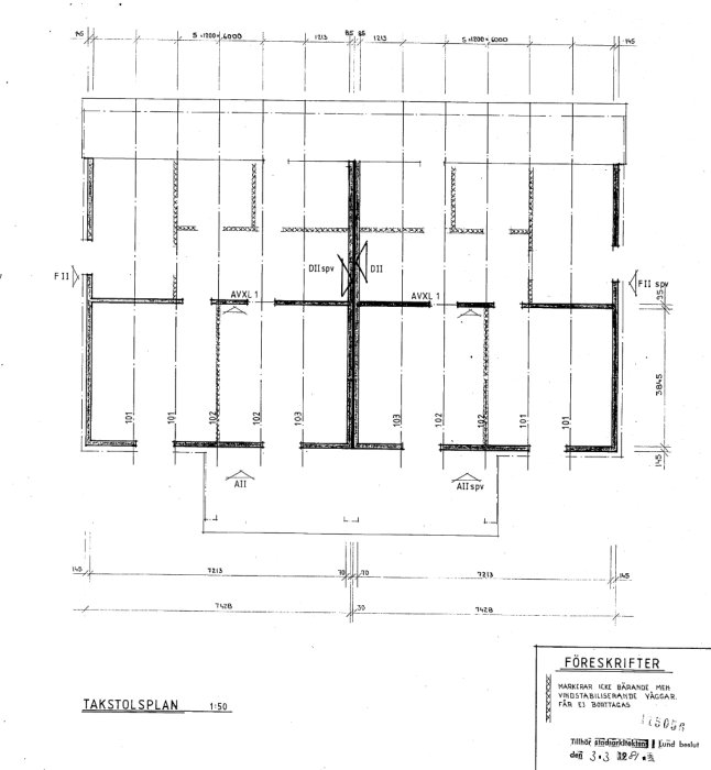 Ritning av en byggnads bjälklagsplan med mått och detaljer, skala 1:50, teknisk dokumentation.