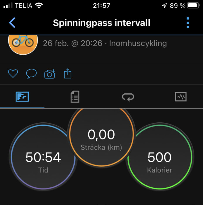 Skärmvisning av träningsapp, spinningpass med intervall, 50 minuter, 500 kalorier förbrända, ingen sträcka registrerad.