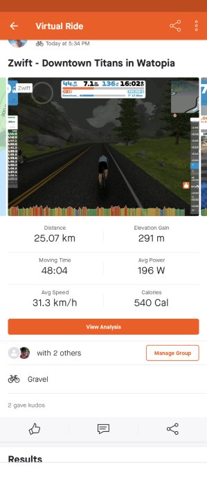 Skärmdump av en virtuell cykeltur sammanfattning; Zwift-app, prestationer, distans, tid och kaloriförbränning visas.