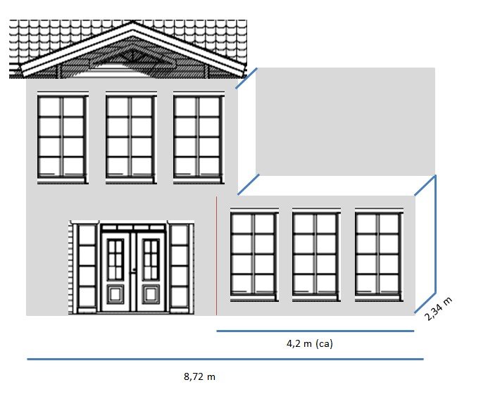 Arkitektonisk fasadritning av hus, visar mått, fönster, dörr, två våningar, tak.