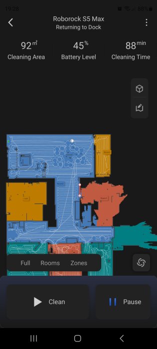 App interface för Roborock S5 Max dammsugare visar karta, rengöringsstatus, batterinivå och kontroller.