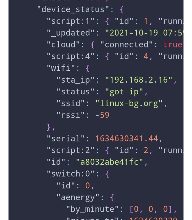 Skärmdump av kod eller JSON-data, visar enhetsstatus, scriptinformation, WiFi-uppkoppling och energianvändning.