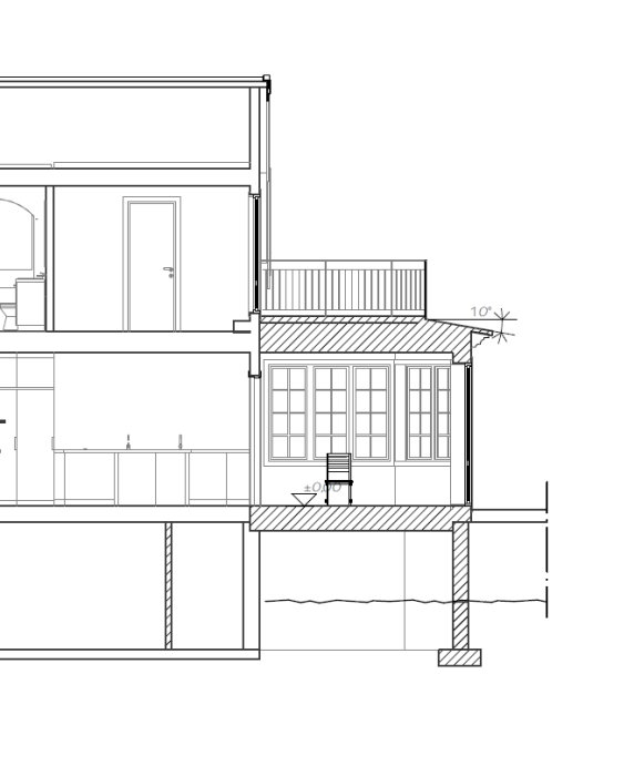 Arkitektritning av hussektion med mått, snittvy, veranda och fönster.