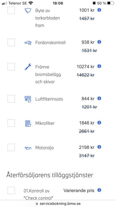 Skärmavbild av bilservice-menyn med priser på svenska, mobilgränssnitt, och webbadress från BMW:s servicebokning.