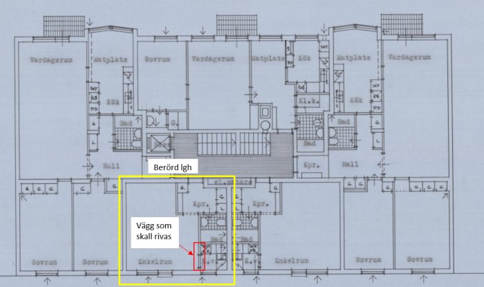 Blåritning, bostadsplan, markerad vägg rivning, flera rum, detaljerat, teknisk ritning.