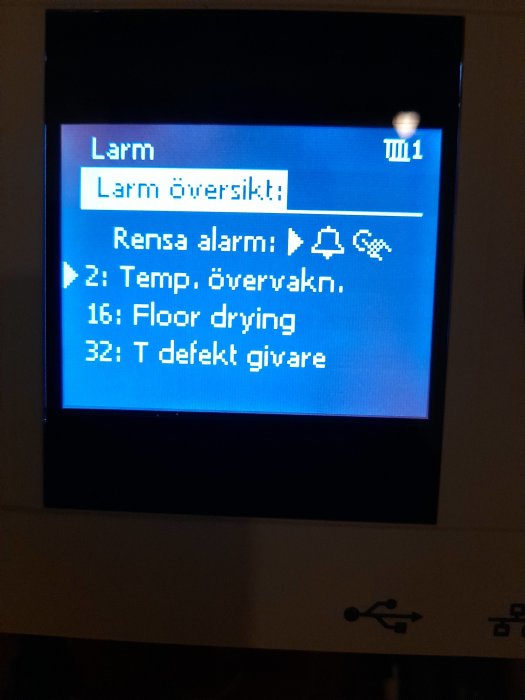 Digital display med alarmöversikt för temperaturövervakning, golv-torkning och defekt temperaturgivare.