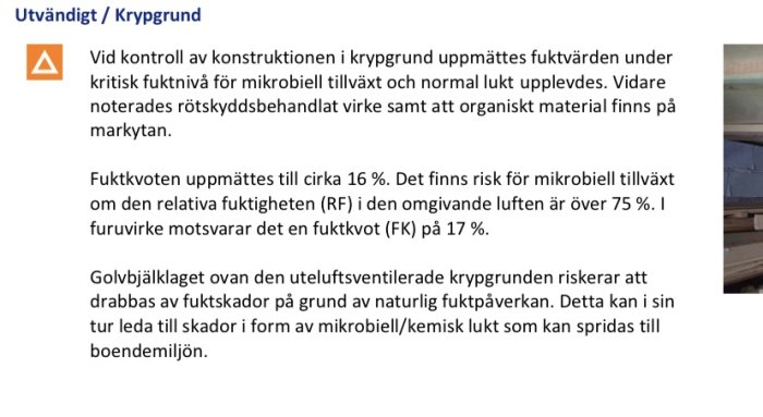 Text om fuktproblem i krypgrund med värden och risker för skador beskrivs. Varningssymbol synlig.