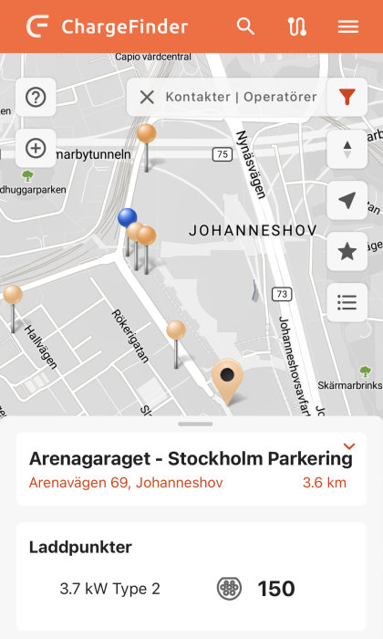 Appskärm med karta som visar laddstationer för elfordon i Stockholm, informationspanel om Arenagaraget.