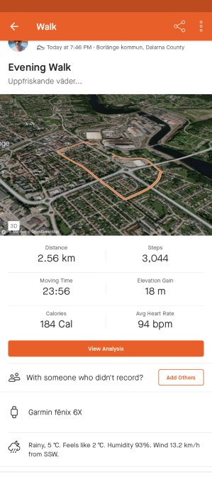 Kvällspromenad registrerad med aktivitetsapp: 2,56 km, 3 044 steg, 184 kalorier, regnigt väder.