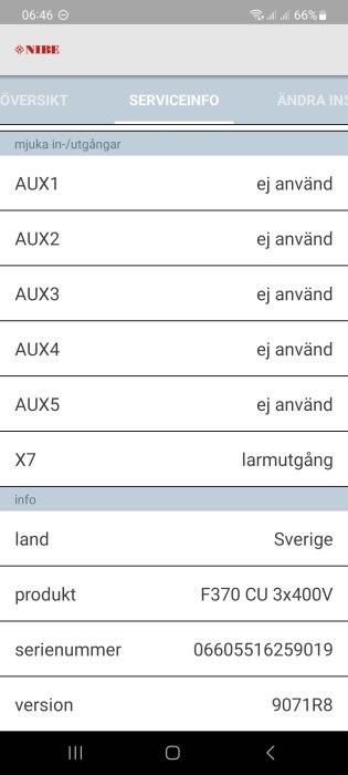 Skärmdump av serviceinformation med oanvända ingångar, produktens serienummer och version, i en app.