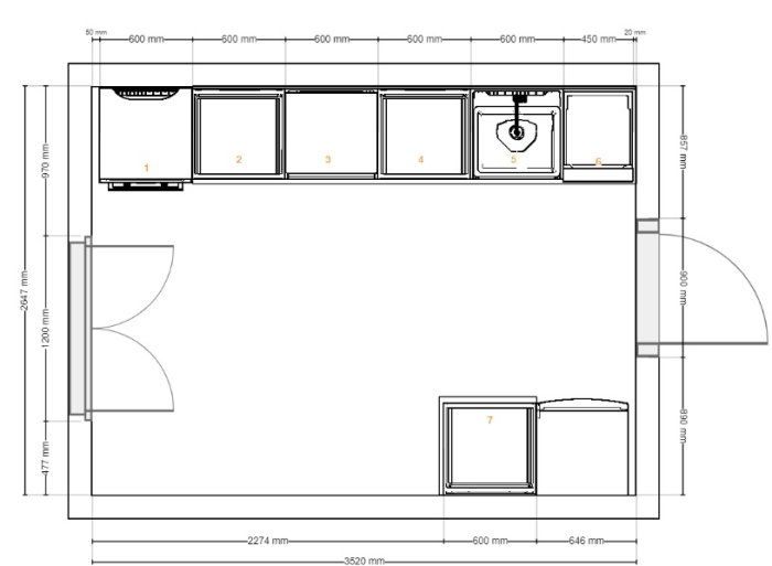 En ritning av ett kökslayout med mått, skåp, diskho och arbetsytor.