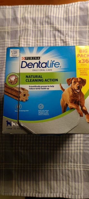 Purina Dentalife hundtandvårdsprodukt, storpack, naturliga ingredienser, labrador retriever på förpackningen.