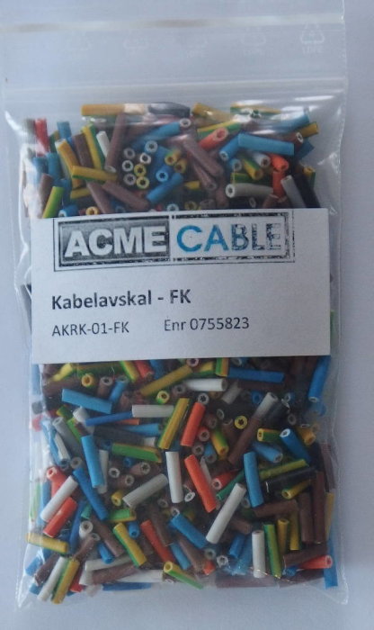 Plastpåse med färgglada krympslangar märkta "ACME CABLE Kabelavskal - FK" för elektrisk isolering.