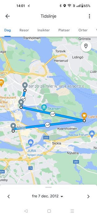 Skärmdump av mobil med kartapp, visar tidslinje över positioner och resvägar, datum 7 december 2012.