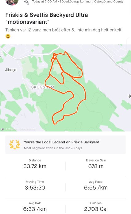 En löpaktivitet med rutt, statistik: distans 33,72 km, tid 3:53:20, tempo 6:55/km, kaloriförbränning 2,703 Cal.