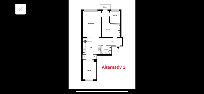 Svartvit ritning: Lägenhetsplan. Tre sovrum, vardagsrum, kök, badrum, balkong, hall. Märkt "Alternativ 1".