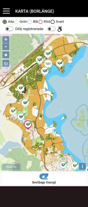 Karta över Borlänge med numrerade markörer, vattendrag, och skogsmark, från "Borlänge Energi".