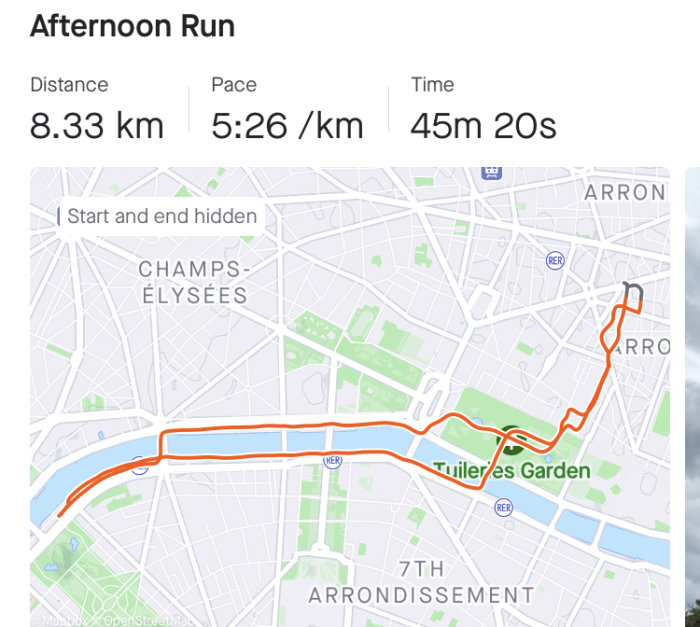 Kartskärm, löprunda, 8.33 km, 5:26 min/km tempo, 45 minuter 20 sekunder, nära Champs-Élysées och Tuileries Garden.