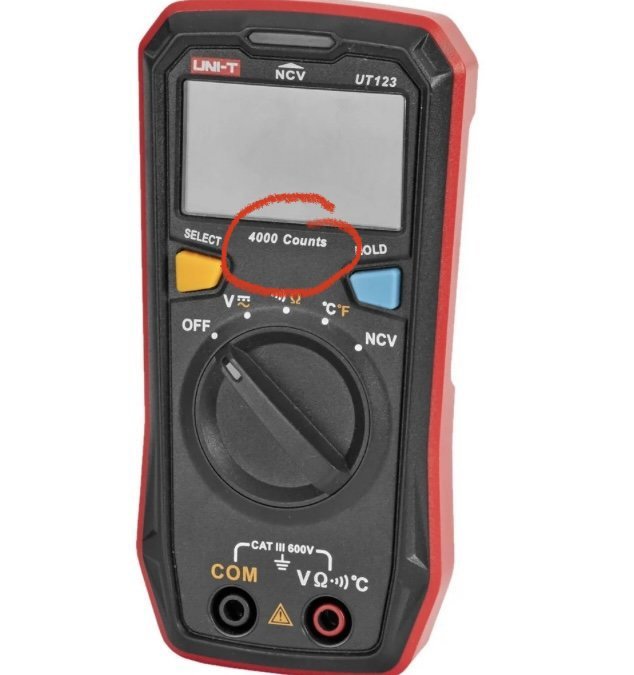 Digital multimeter, röd-svart, display, mätningsinställningar, roterande vred, 4000 Counts markering, Non-Contact Voltage indikator.