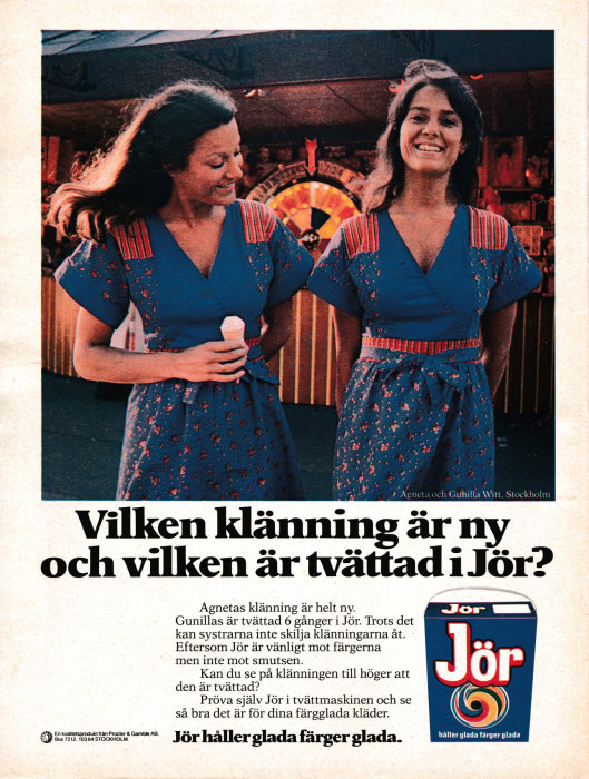 Två kvinnor ler, bär likadana klänningar; reklam för Jör tvättmedel; fokus på färgbevaring; tivolibakgrund; vintageutseende.