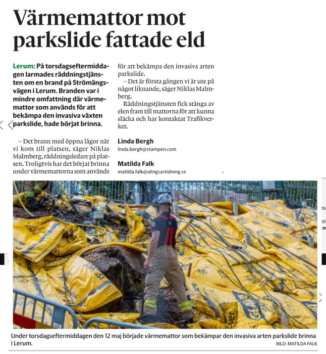 Brandsläckande insats, förstörda värmeplattor, svenska texten rapporterar parkslide bekämpning som orsakade brand.