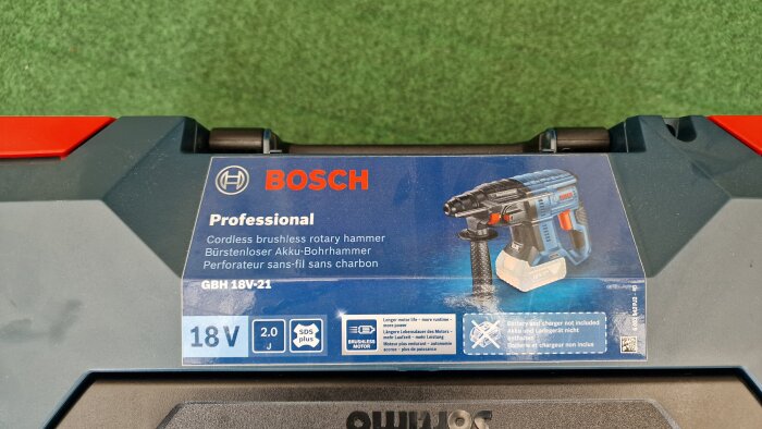 Bosch professionell sladdlös borrmaskin, 18V, utan batteri och laddare, förpackning.