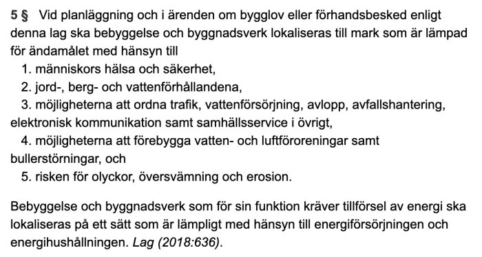 Svensk text om byggnadsplanering, hälsa, säkerhet, miljö, kommunikation, föroreningar, olycksrisker och energiförsörjning.