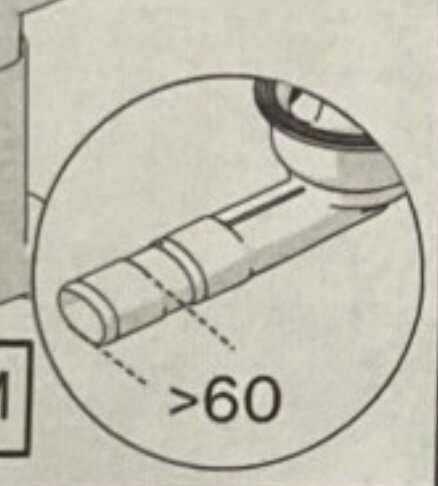 Illustration av rörformad del, rotationsvinkel anges större än 60 grader, möjlig instruktion från monteringsanvisning.