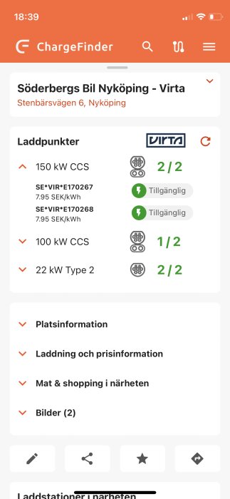 Skärmavbild av laddningsstation för elbil, tillgänglighetsstatus, priser, och ytterligare information.