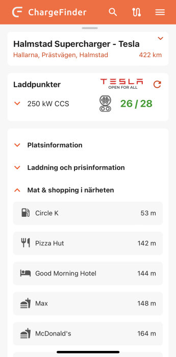 Laddstationsskärm. Halmstad Supercharger för Tesla. Tillgänglighet, matställen, hotellangivelser. ChargeFinder-appen.