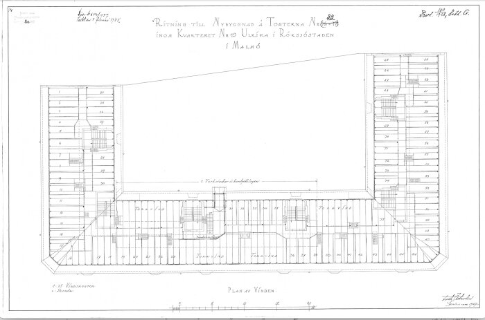 Arkitektonisk ritning av vindsplan, kvartersbyggnad i Malmö, numrerade utrymmen, detaljerad skala, över 100 år gammal.