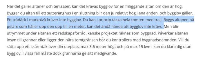 Text om regler för bygglov för altaner, terrasser och skärmtak på svenska, med blå bakgrund och vit text.