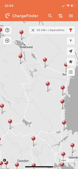 Karta över Sverige med markerade laddstationer; ChargeFinder-appen; Östersund, Sundsvall, Uppsala synliga.