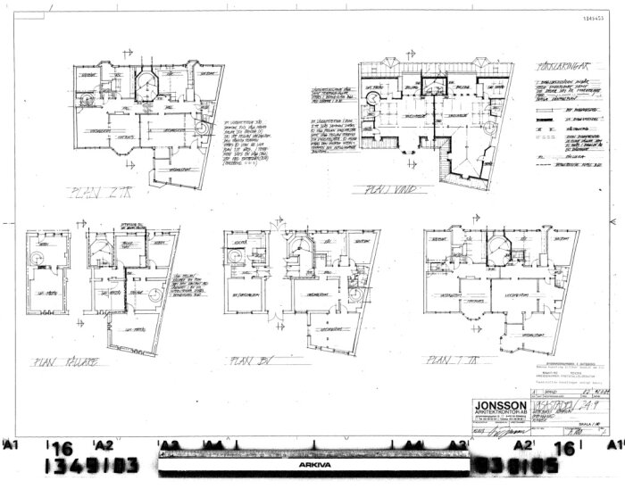 Arkitektoniska ritningar; planlösningar; flera våningsplan; detaljer och mått; svartvitt; teknisk dokumentation.